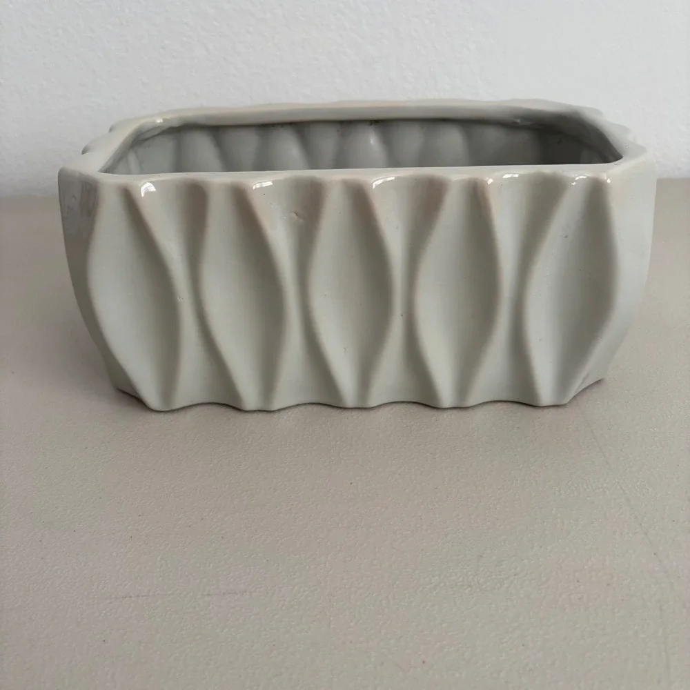 Modern Light Gray Wavy Scalloped Rectangular Ceramic Planter Succulent Pot 8.5in